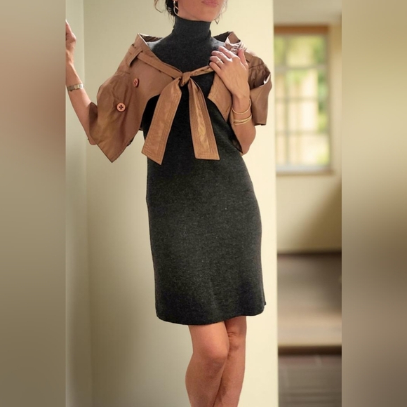 Elegant Sleeveless Gray Turtleneck Sweater Dress - Picture 5 of 8